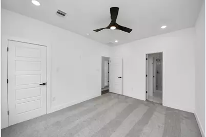 8119 Sterlingshire Street #A/B, Houston, TX 77078 - Photo 24
