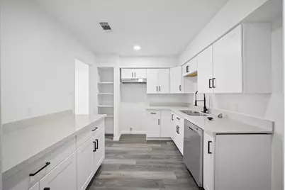5874 Belneath Street, Houston, TX 77033 - Photo 6