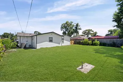 5874 Belneath Street, Houston, TX 77033 - Photo 18