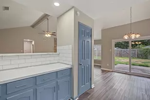 8406 Woodland Willows Dr, Houston, TX 77083 - Photo 12