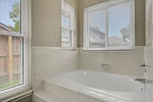 8406 Woodland Willows Dr, Houston, TX 77083 - Photo 22