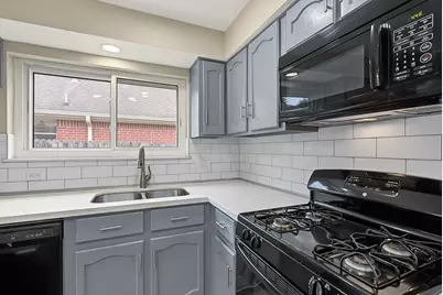 8406 Woodland Willows Drive, Houston, TX 77083 - Photo 10