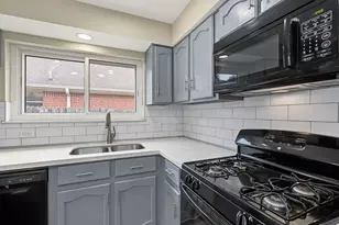 8406 Woodland Willows Dr, Houston, TX 77083 - Photo 10