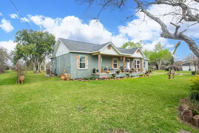 2930 W Shane Street, Alvin, TX 77511 - Photo 2