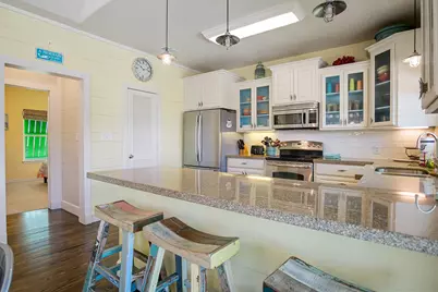 122 Ocean View Drive, Crystal Beach, TX 77650 - Photo 10