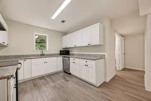 2103 Bayou Dr, Lake Jackson, TX 77566 - Photo 18