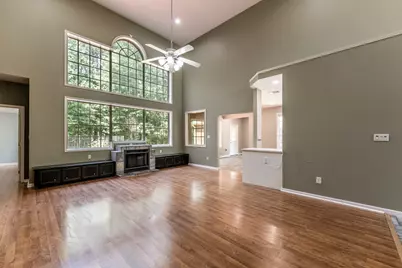 1002 Amesbury Court, Huntsville, TX 77340 - Photo 4