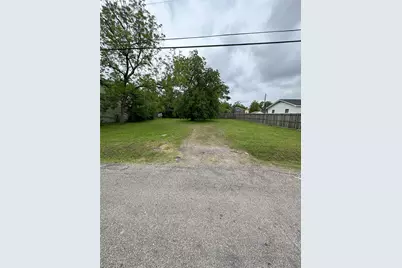 920 E 39th Street, Houston, TX 77022 - Photo 2
