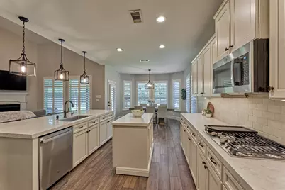 155 W Wading Pond Circle, Tomball, TX 77375 - Photo 2