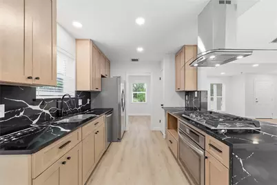 9607 Kemp Forest Drive, Houston, TX 77080 - Photo 12