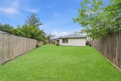 9607 Kemp Forest Drive, Houston, TX 77080 - Photo 24