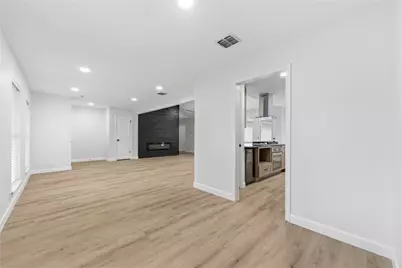 9607 Kemp Forest Drive, Houston, TX 77080 - Photo 8