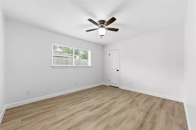 9607 Kemp Forest Drive, Houston, TX 77080 - Photo 14