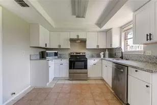 9915 Towne Tower Ln, Sugar Land, TX 77498 - Photo 6