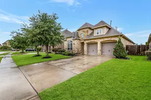 2309 Shallow Creek Ln, Friendswood, TX 77546 - Photo 2