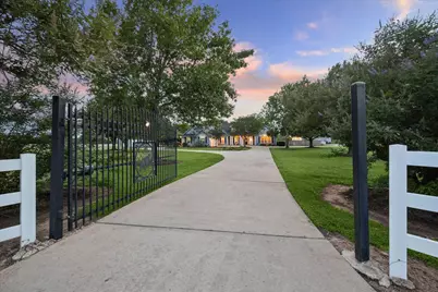 16519 Deer Haven Run, Rosharon, TX 77583 - Photo 2