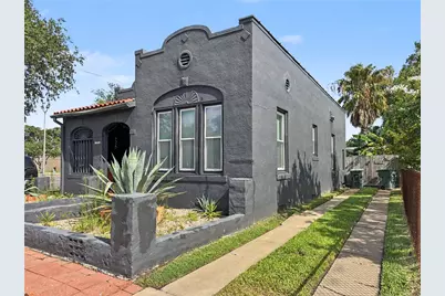 3814 Ursuline Street, Galveston, TX 77550 - Photo 2