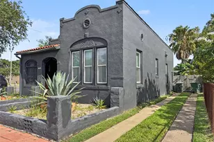 3814 Ursuline St, Galveston, TX 77550 - Photo 2
