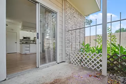 7575 Cambridge Street #3305, Houston, TX 77054 - Photo 10