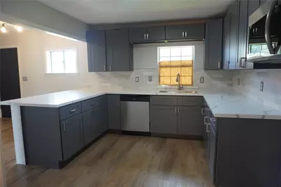 8418 Colonial Lane Lane, Houston, TX 77051 - Photo 2