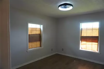 8418 Colonial Lane Lane, Houston, TX 77051 - Photo 14