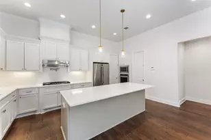 247 Green Blvd, Shenandoah, TX 77384 - Photo 6