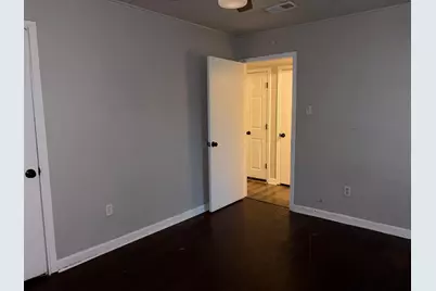 5818 Glenhurst Drive, Houston, TX 77033 - Photo 10