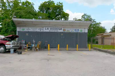 10013 W Montgomery Road, Houston, TX 77088 - Photo 4