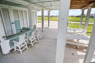 973 Sea Breeze, Crystal Beach, TX 77650 - Photo 8