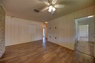 687 Bending Oaks Dr, Bellville, TX 77418 - Photo 36