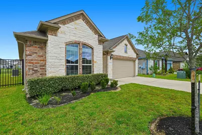 2725 Arbor Edge Crossing, Texas City, TX 77568 - Photo 2