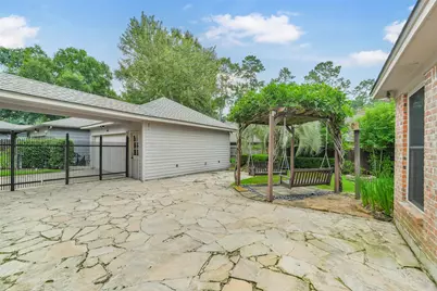 2810 Woodland Ridge Drive, Kingwood, TX 77345 - Photo 12