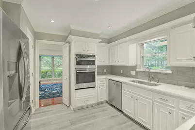 2810 Woodland Ridge Drive, Kingwood, TX 77345 - Photo 10