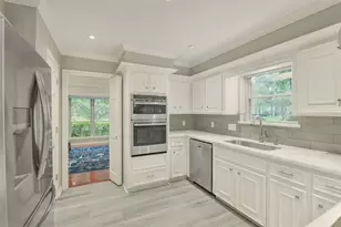 2810 Woodland Ridge Dr, Kingwood, TX 77345 - Photo 10