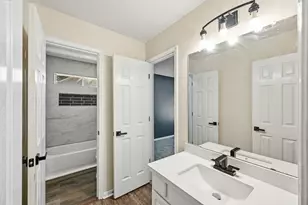 215 Crabapple Dr, Baytown, TX 77520 - Photo 34