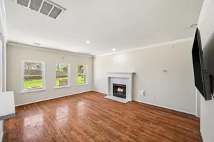 215 Crabapple Dr, Baytown, TX 77520 - Photo 16