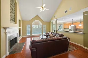 49 N Greenvine Cir, The Woodlands, TX 77382 - Photo 10