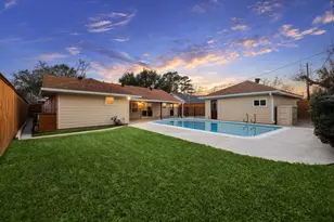 10422 Raritan Dr, Houston, TX 77043 - Photo 24