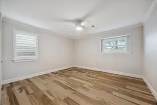 10422 Raritan Dr, Houston, TX 77043 - Photo 20