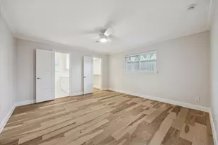 10422 Raritan Dr, Houston, TX 77043 - Photo 14