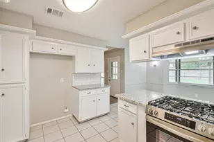 2302 E Clare St, Deer Park, TX 77536 - Photo 14