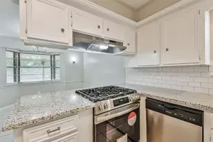 2302 E Clare St, Deer Park, TX 77536 - Photo 12