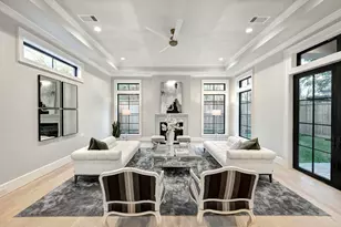 4819 Mandell St, Houston, TX 77006 - Photo 2