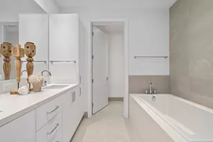 2323 W Main St, Houston, TX 77098 - Photo 14