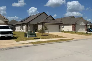 304 Caribou Ct, Huntsville, TX 77320 - Photo 2