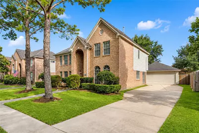 2042 Lodge Crest Court, League City, TX 77573 - Photo 2