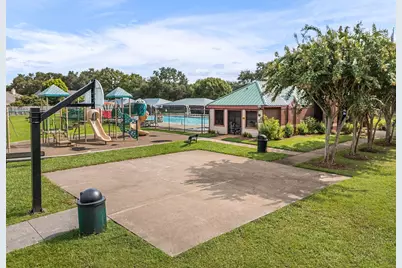 2042 Lodge Crest Court, League City, TX 77573 - Photo 38