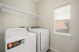 2042 Lodge Crest Ct, League City, TX 77573 - Photo 16