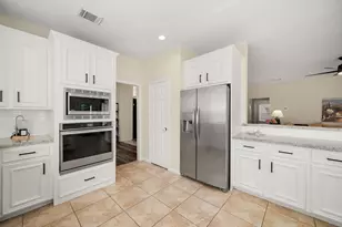 2042 Lodge Crest Ct, League City, TX 77573 - Photo 12