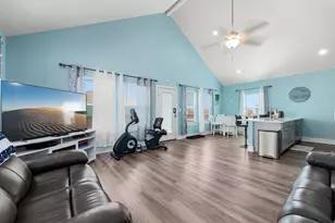 1840 Pompano Ln, Crystal Beach, TX 77650 - Photo 4